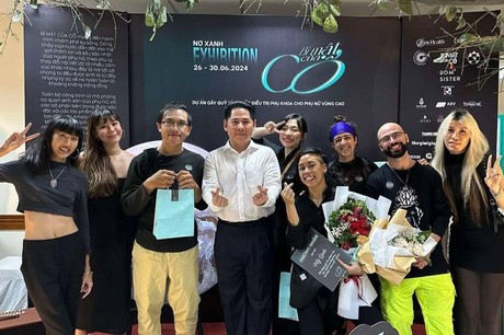 OneHealth khám sức khỏe miễn phí và cùng Nơ Xanh triển lãm gây quỹ tủ thuốc phụ khoa